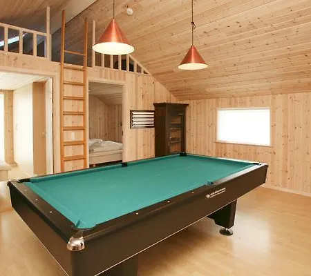 Semesterbostad Four-bedroom Holiday In 5 *