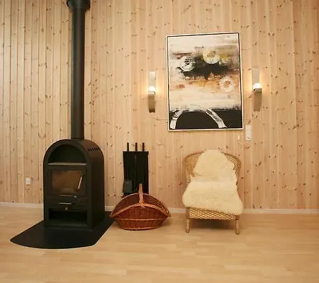 Four-bedroom Holiday In 5 Semesterbostad *