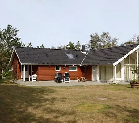 Four-bedroom Holiday In 5 Semesterbostad Rødby